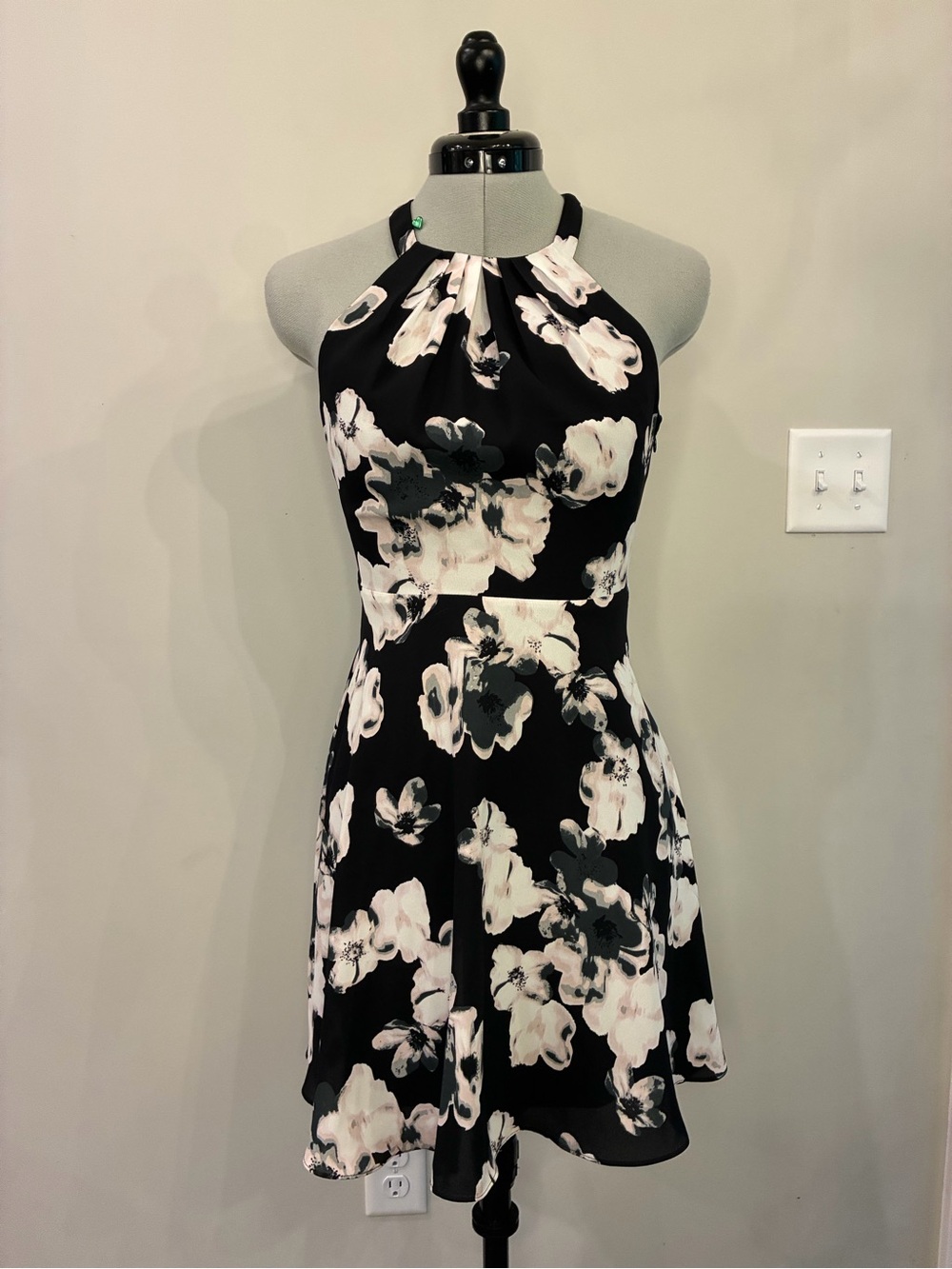 Express Black Halter Floral Mini Dress with White Blooms‎ 0228